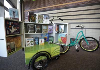 bike with trailer that carries books